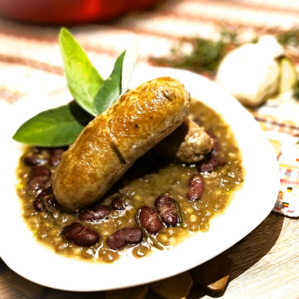 Salsicce con lenticchie e fagioli all’uccelletto, di PiCo Ricette by Luca Rampati